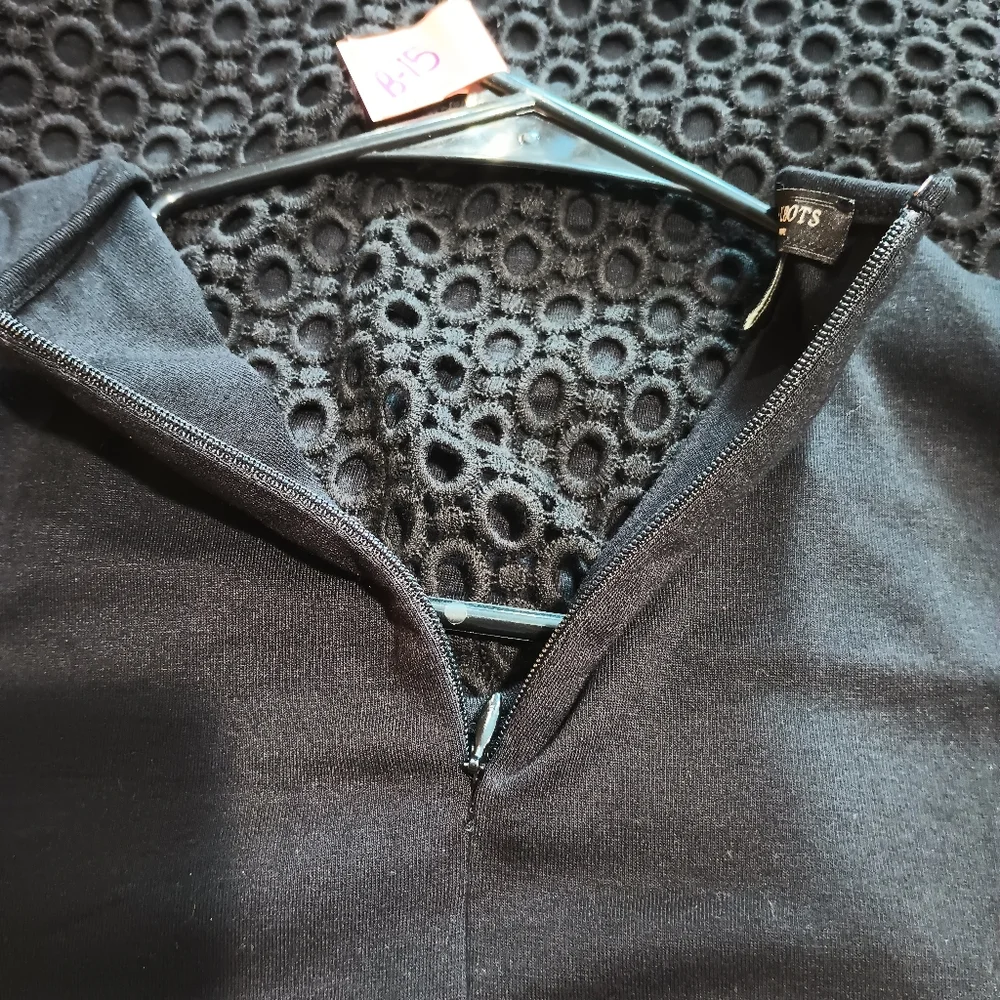 Talbots Petites Black Sleeveless Crochet Front Circle Design Tank Top Size SP - Picture 10 of 11